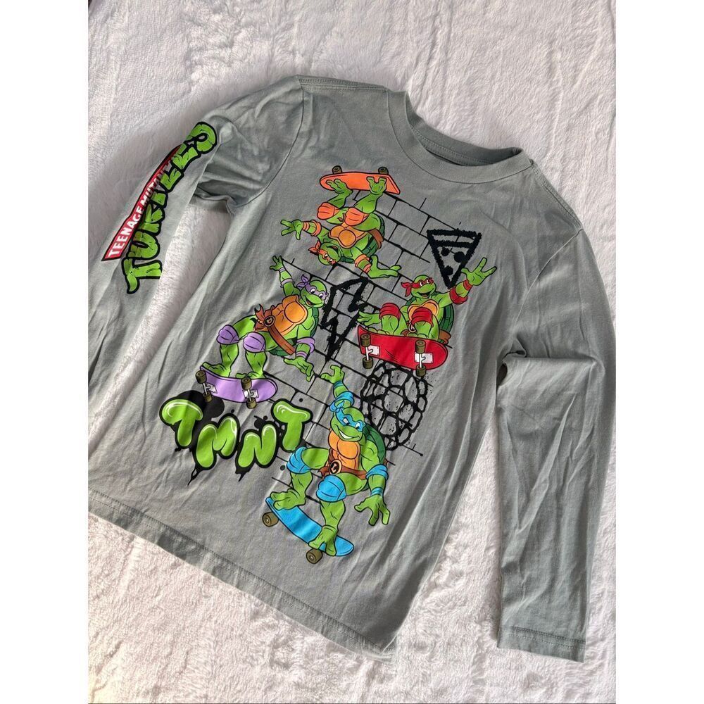 Nickelodeon TMNT Skateboarding Long Sleeve Tee Boys Small 6/7
